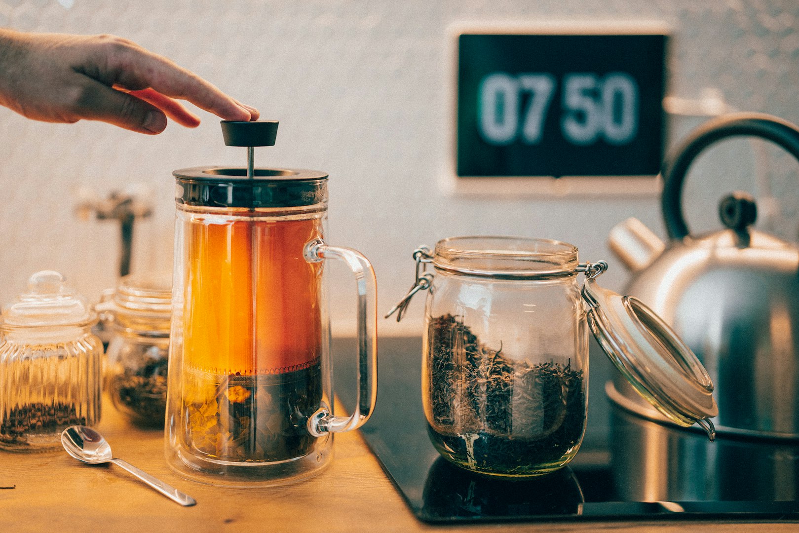 kettle with glass